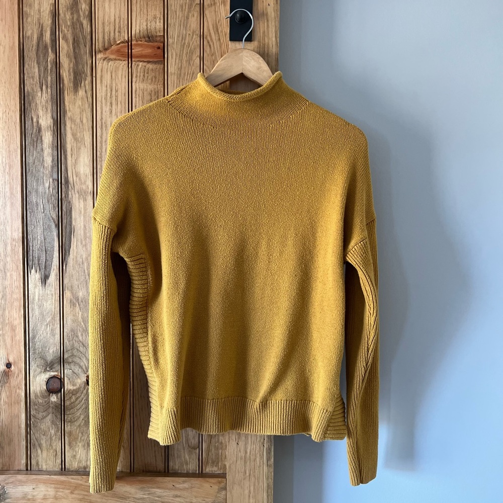 Tahari mustard marigold mock neck cropped sweater